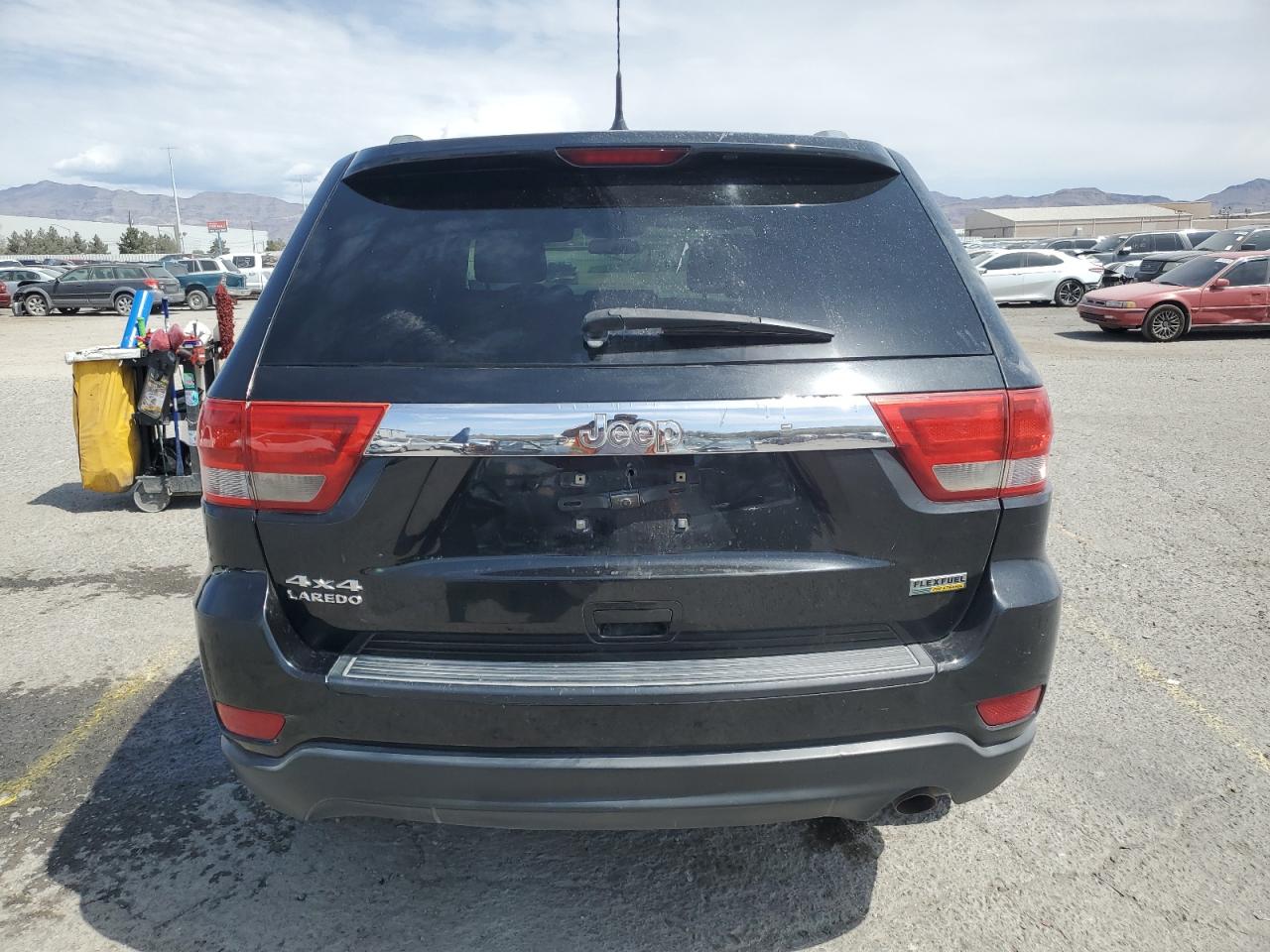 2011 Jeep Grand Cherokee Laredo VIN: 1J4RR4GG6BC525499 Lot: 55385755