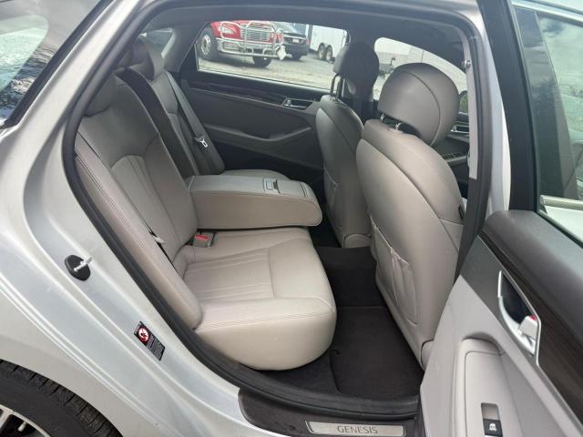  GENESIS G80 2019 Серый