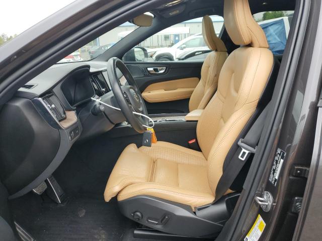  VOLVO XC60 B5 IN 2022 Szary