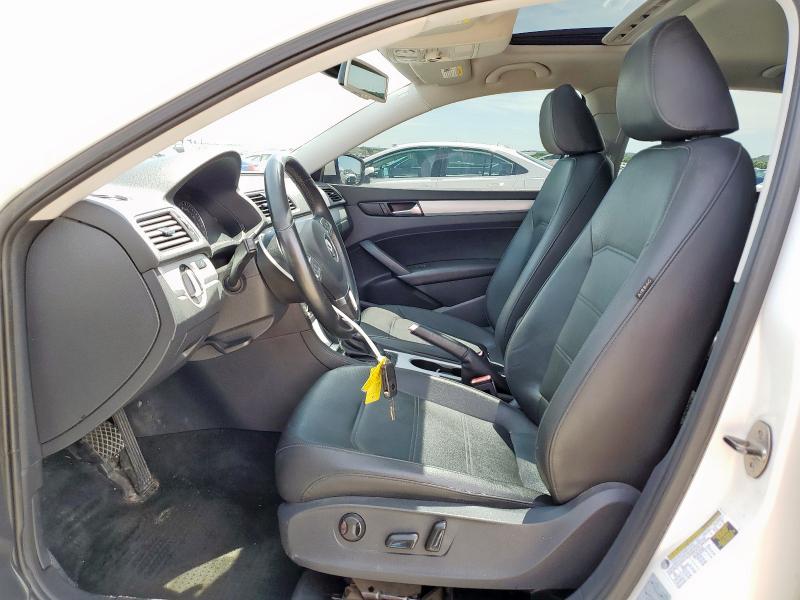  VOLKSWAGEN PASSAT 2013 Biały