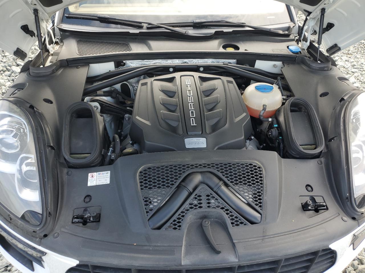 2016 Porsche Macan S VIN: WP1AB2A58GLB55617 Lot: 55766995