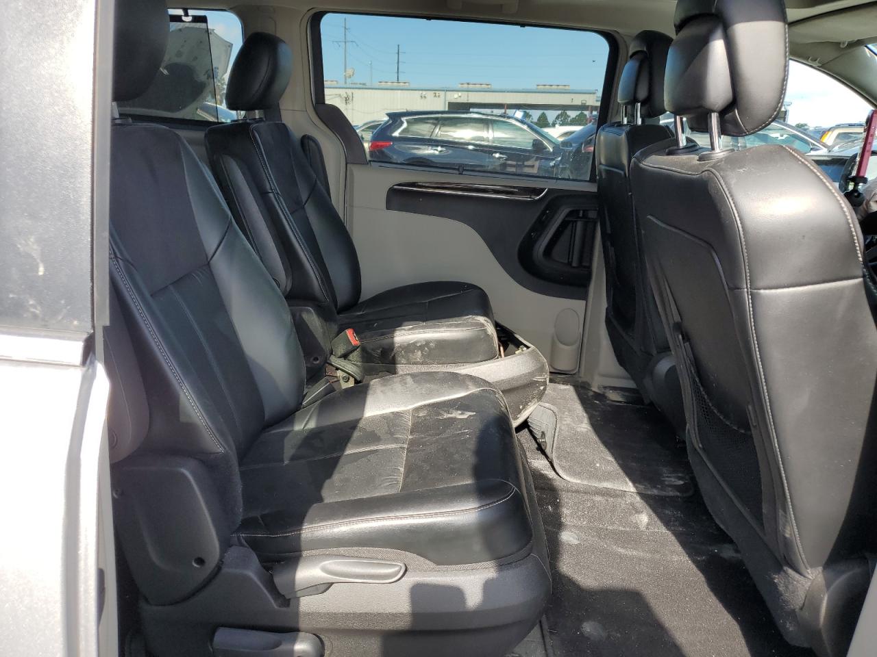 2015 Chrysler Town & Country Limited Platinum VIN: 2C4RC1GG6FR584054 Lot: 56881575