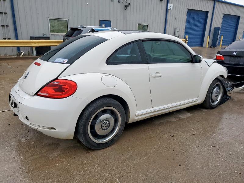 Hatchbacks VOLKSWAGEN BEETLE 2013 Biały