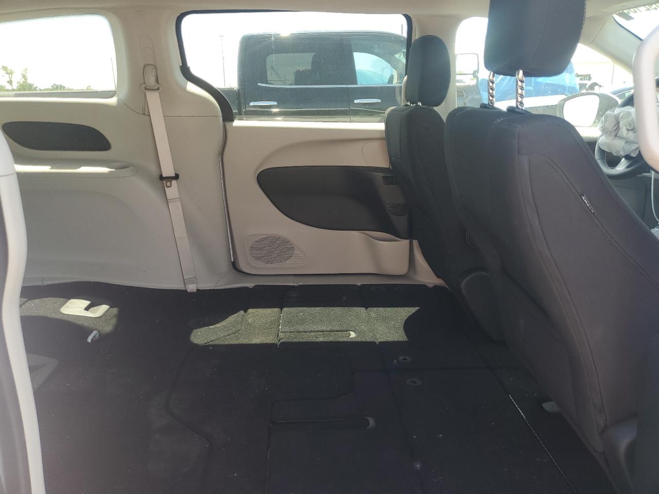 2022 Chrysler Voyager Lx VIN: 2C4RC1CG8NR172464 Lot: 58092135
