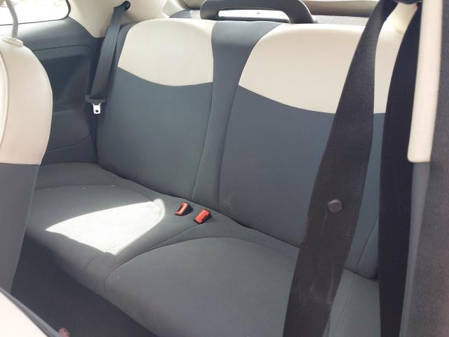 2011 FIAT 500 C POP
