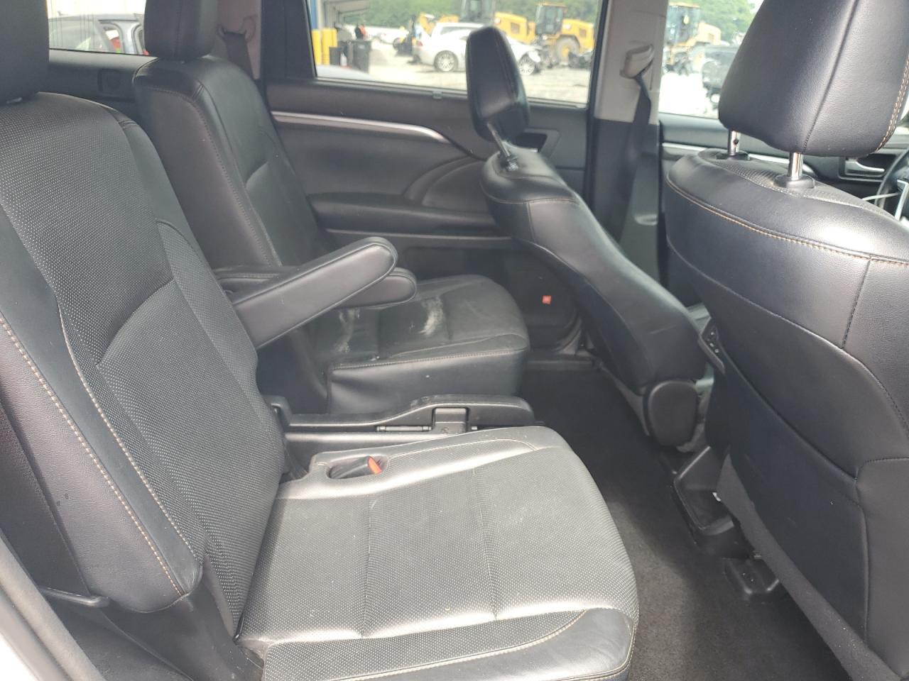 2017 Toyota Highlander Limited VIN: 5TDYZRFH7HS196022 Lot: 55599345