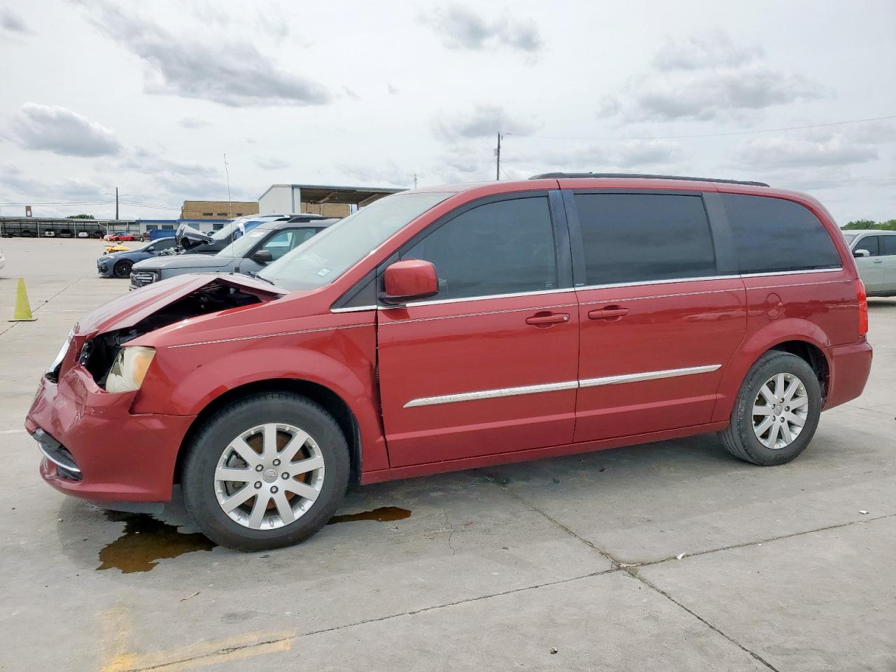 2014 Chrysler Town & Country Touring للبيع في Grand Prairie، TX - Front End