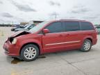 2014 Chrysler Town & Country Touring للبيع في Grand Prairie، TX - Front End