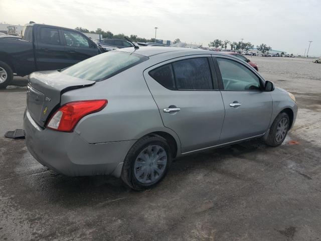  NISSAN VERSA 2012 Srebrny