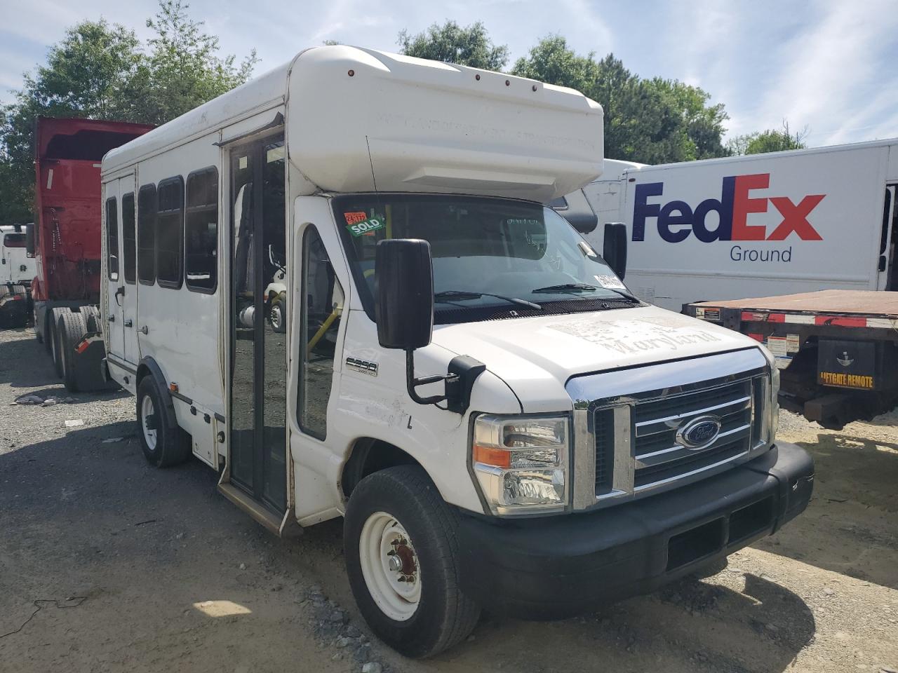 2017 Ford Econoline E350 Super Duty Cutaway Van for Sale in Waldorf, MD - Minor Dent/Scratches