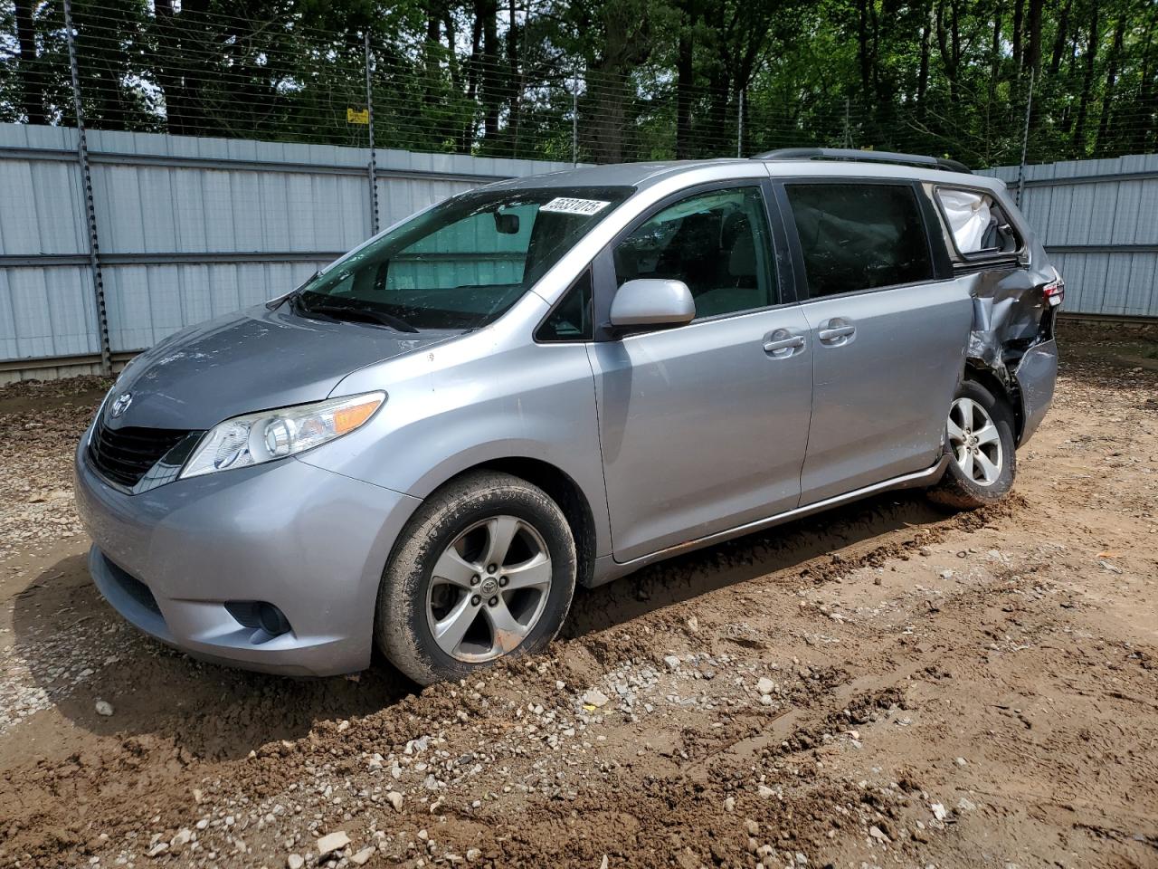 Austell, GA에서 판매 중인 2017 Toyota Sienna Le - Rear End