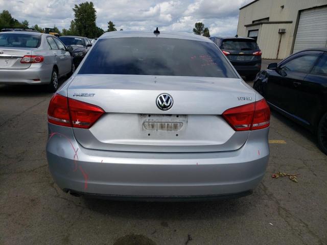  VOLKSWAGEN PASSAT 2014 Серебристый