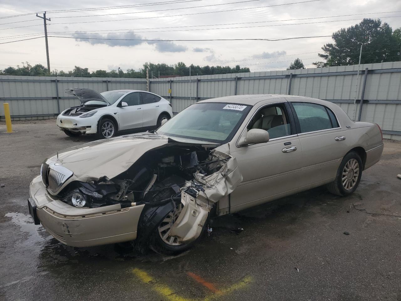 2006 Lincoln Town Car Signature Limited на продаже в Montgomery, AL - Front End