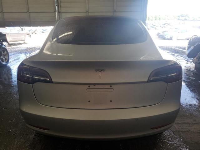  TESLA MODEL 3 2018 Серебристый