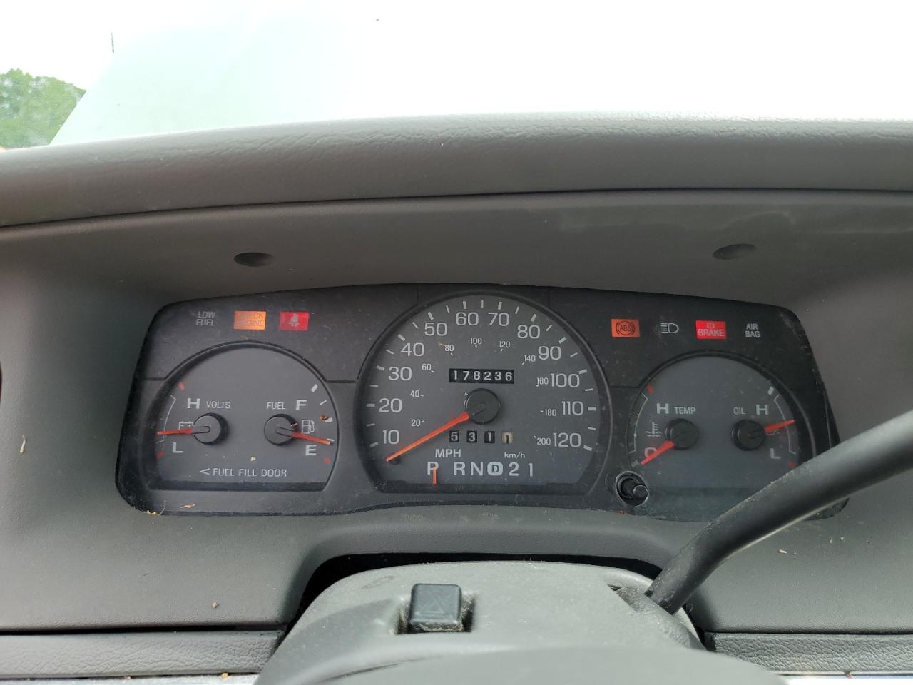 2004 Mercury Grand Marquis Gs VIN: 2MEFM74W34X649626 Lot: 56375265