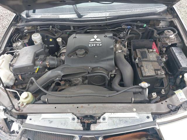 2011 MITSUBISHI L200 BARBA