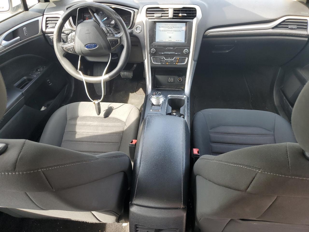 2019 Ford Fusion Se VIN: 3FA6P0LU2KR124915 Lot: 54034005