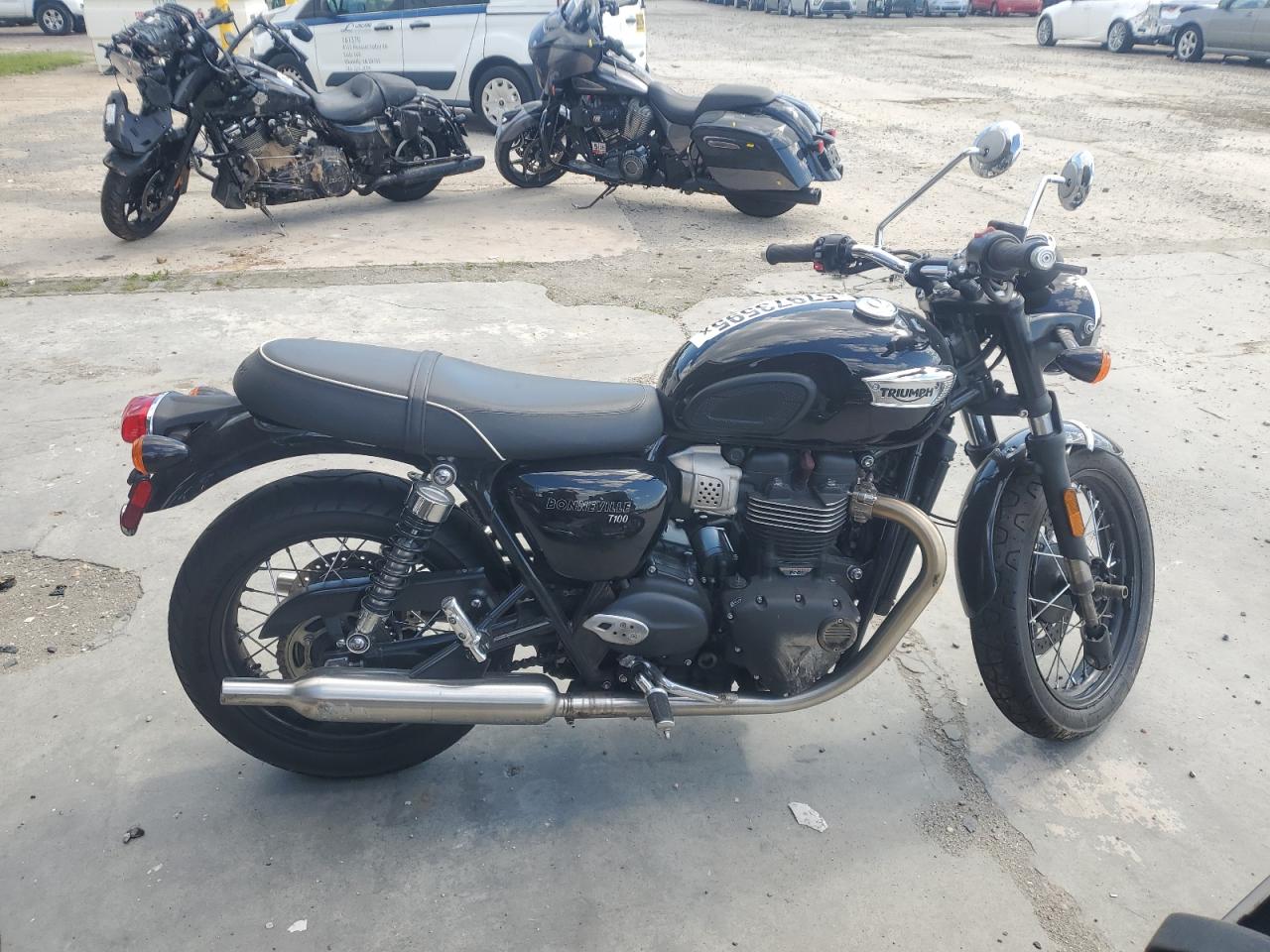 2022 Triumph Motorcycle Bonneville T100 продається в Fredericksburg, VA - Front End