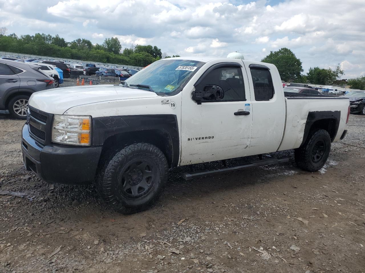 2011 Chevrolet Silverado C1500 for Sale in Hillsborough, NJ - Side