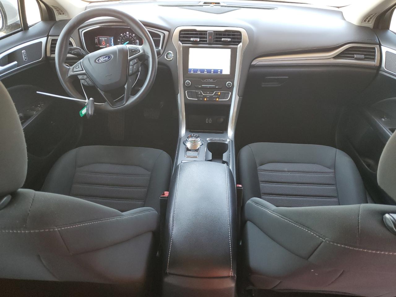 2020 Ford Fusion Se VIN: 3FA6P0LU6LR261583 Lot: 54023745