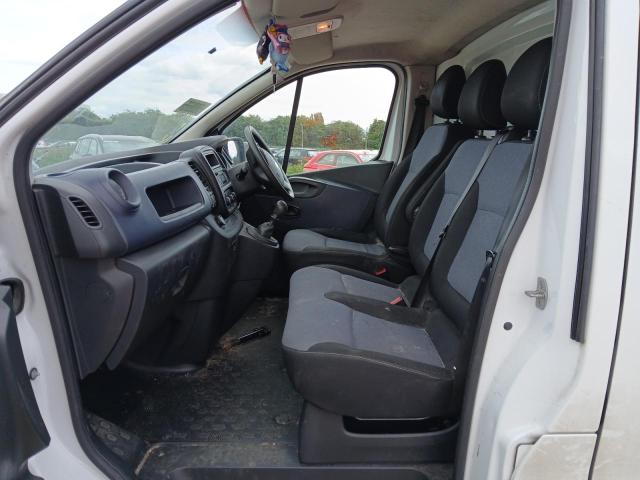 2015 VAUXHALL VIVARO 270