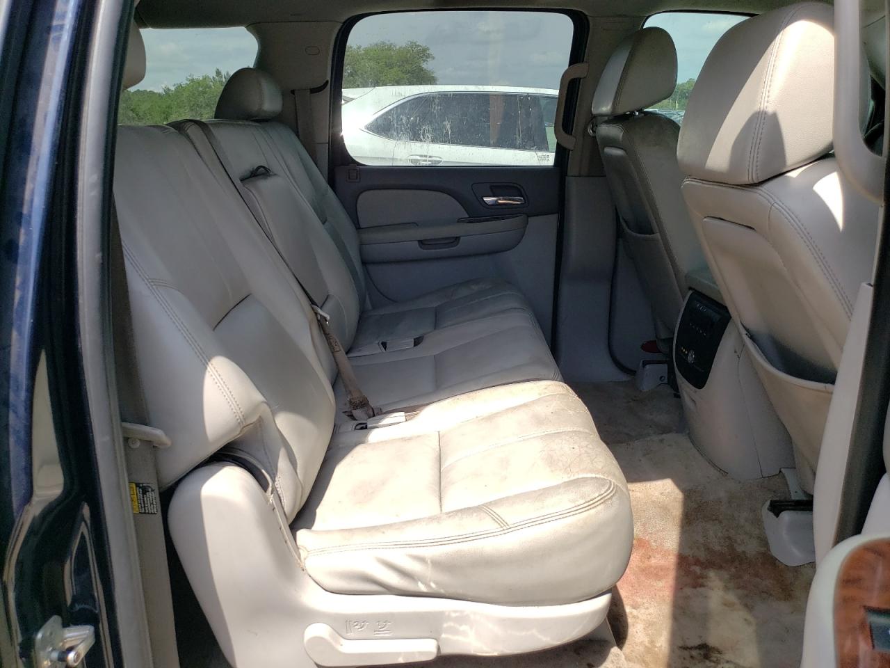 2007 Chevrolet Suburban C1500 VIN: 1GNFC16J27J172632 Lot: 55998675