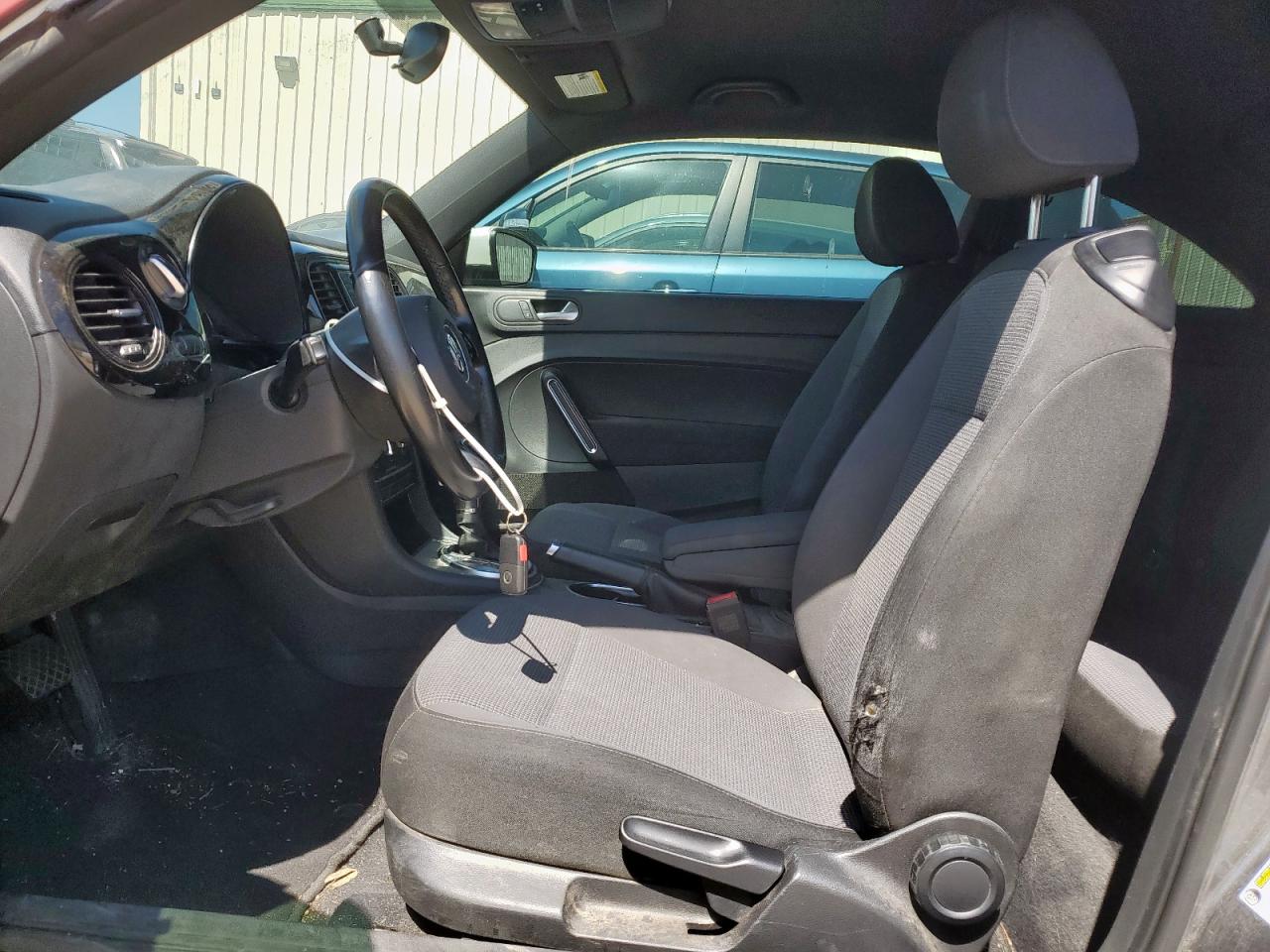 2019 Volkswagen Beetle S VIN: 3VWFD7AT5KM714154 Lot: 56848785