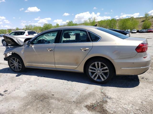  VOLKSWAGEN PASSAT 2016 Золотой