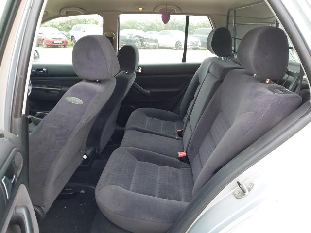 2003 VOLKSWAGEN GOLF TDI S