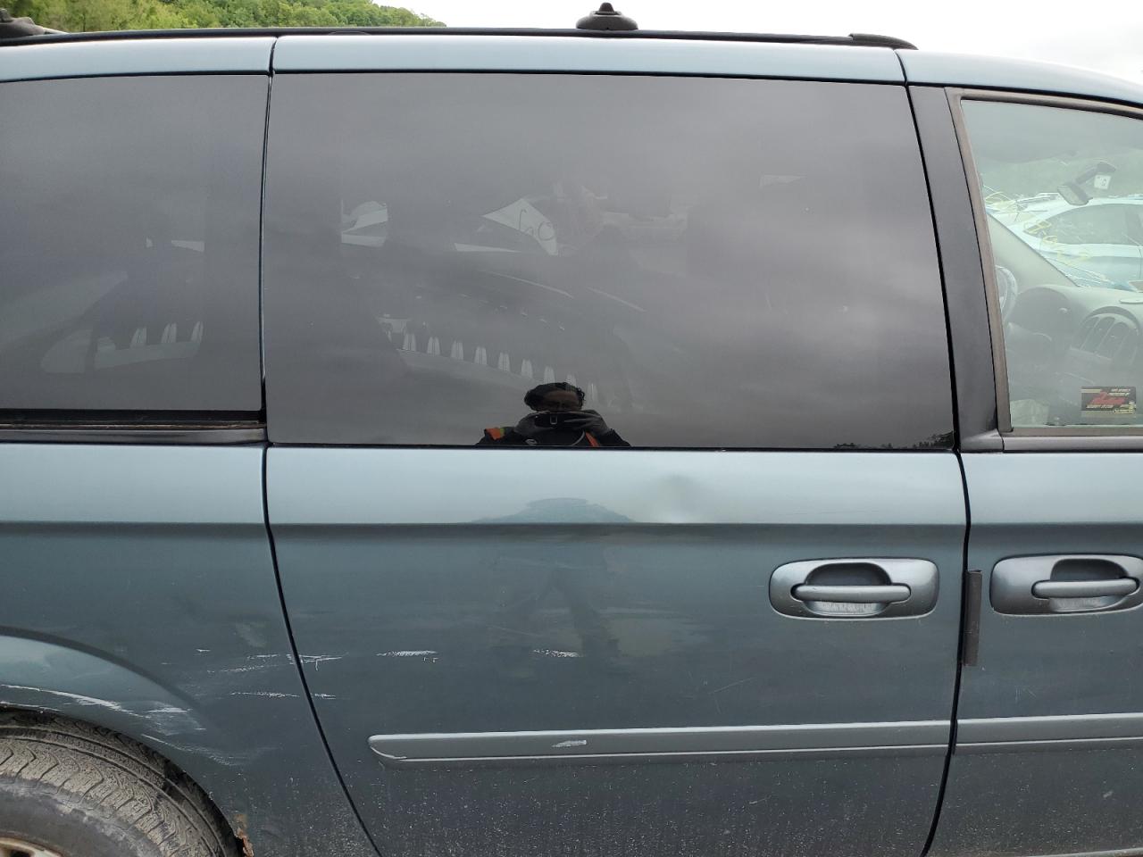 2005 Chrysler Town & Country Lx VIN: 2C4GP44R45R236884 Lot: 56103235