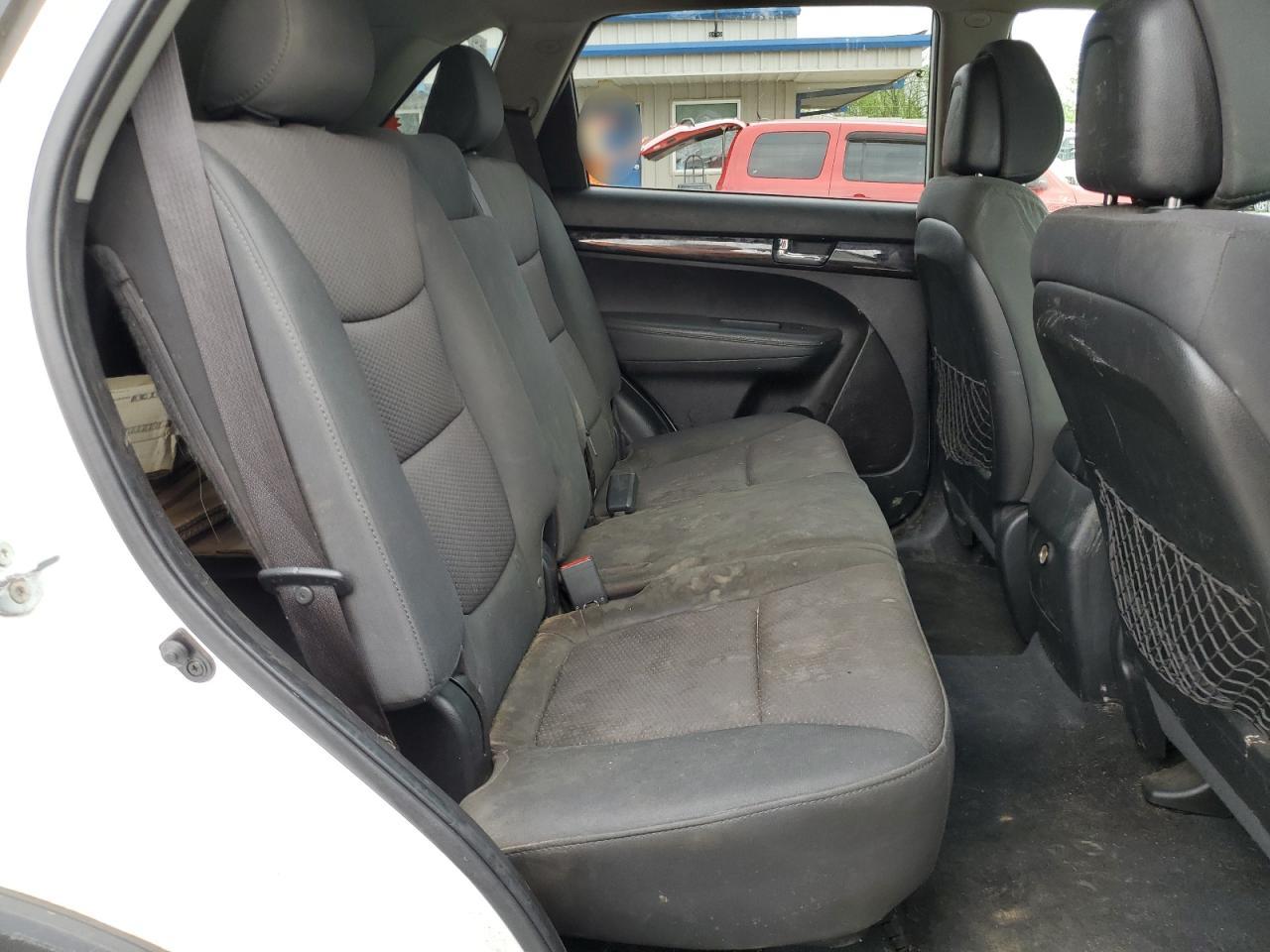 5XYKTCA17BG146188 2011 Kia Sorento Base