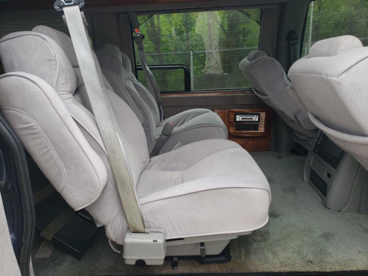 2001 Chevrolet Express G1500 VIN: 1GBFG15R211243862 Lot: 57950355