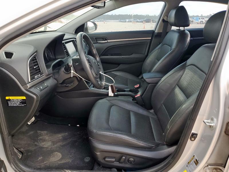  HYUNDAI ELANTRA 2017 Серебристый