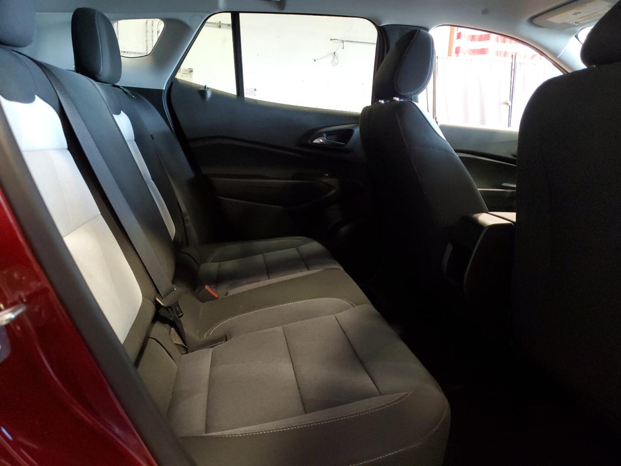 2025 Chevrolet Trax Ls VIN: KL77LFEP2SC071214 Lot: 55948625