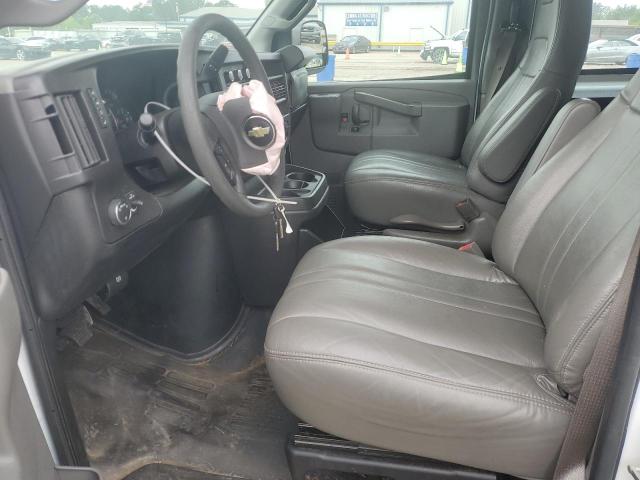 Фургоны CHEVROLET EXPRESS 2017 Белый