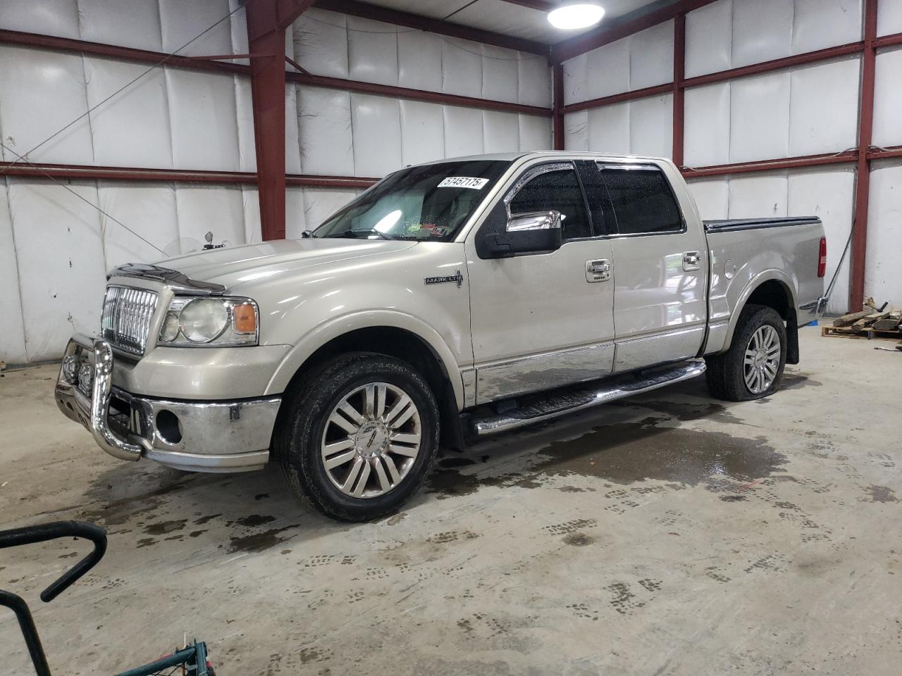 2006 Lincoln Mark Lt  იყიდება Seaford-ში, DE - Side