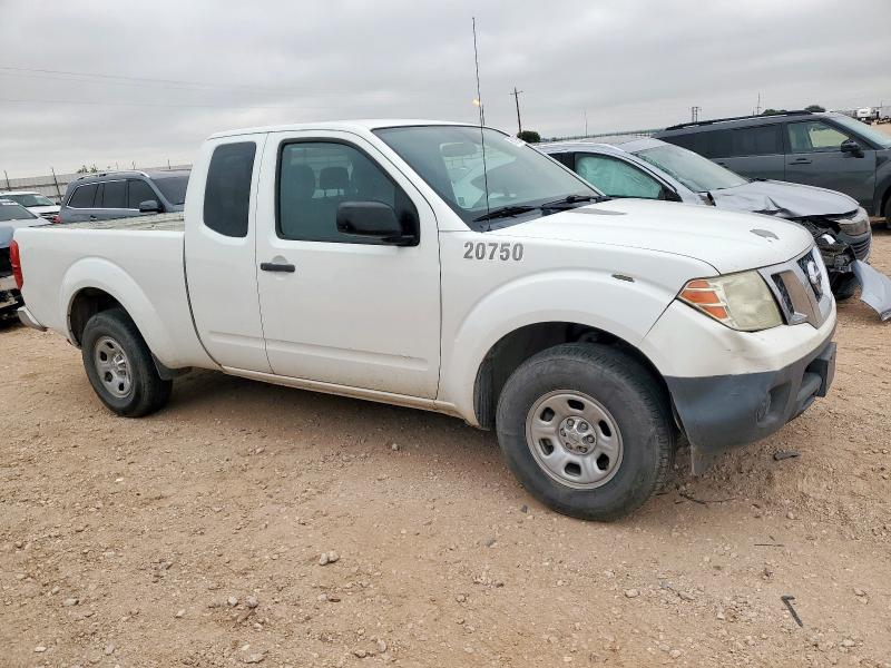 Пикапы NISSAN FRONTIER 2015 Белый