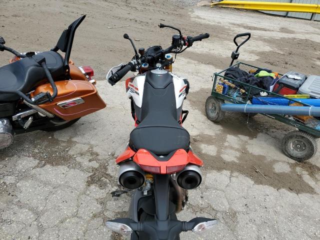 2024 DUCATI HYPERMOTARD 950  