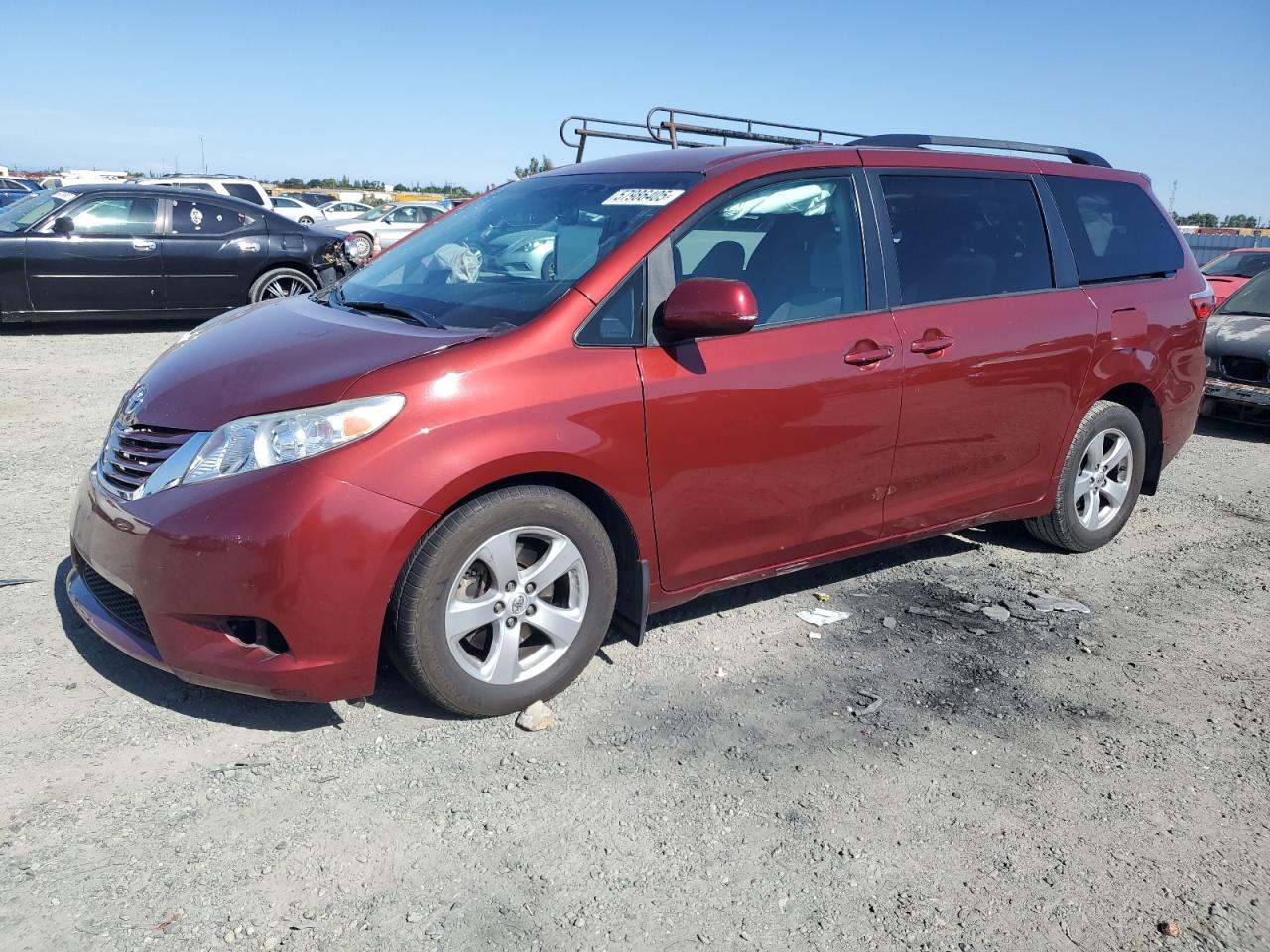 2015 Toyota Sienna Le for Sale in Antelope, CA - Front End