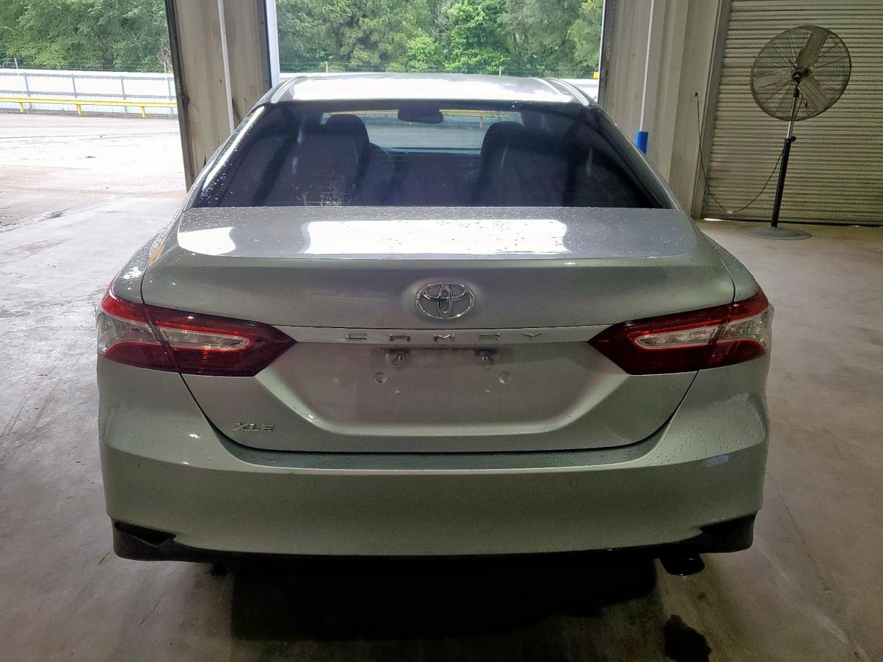 2018 Toyota Camry L VIN: 4T1B11HK3JU009136 Lot: 58632575
