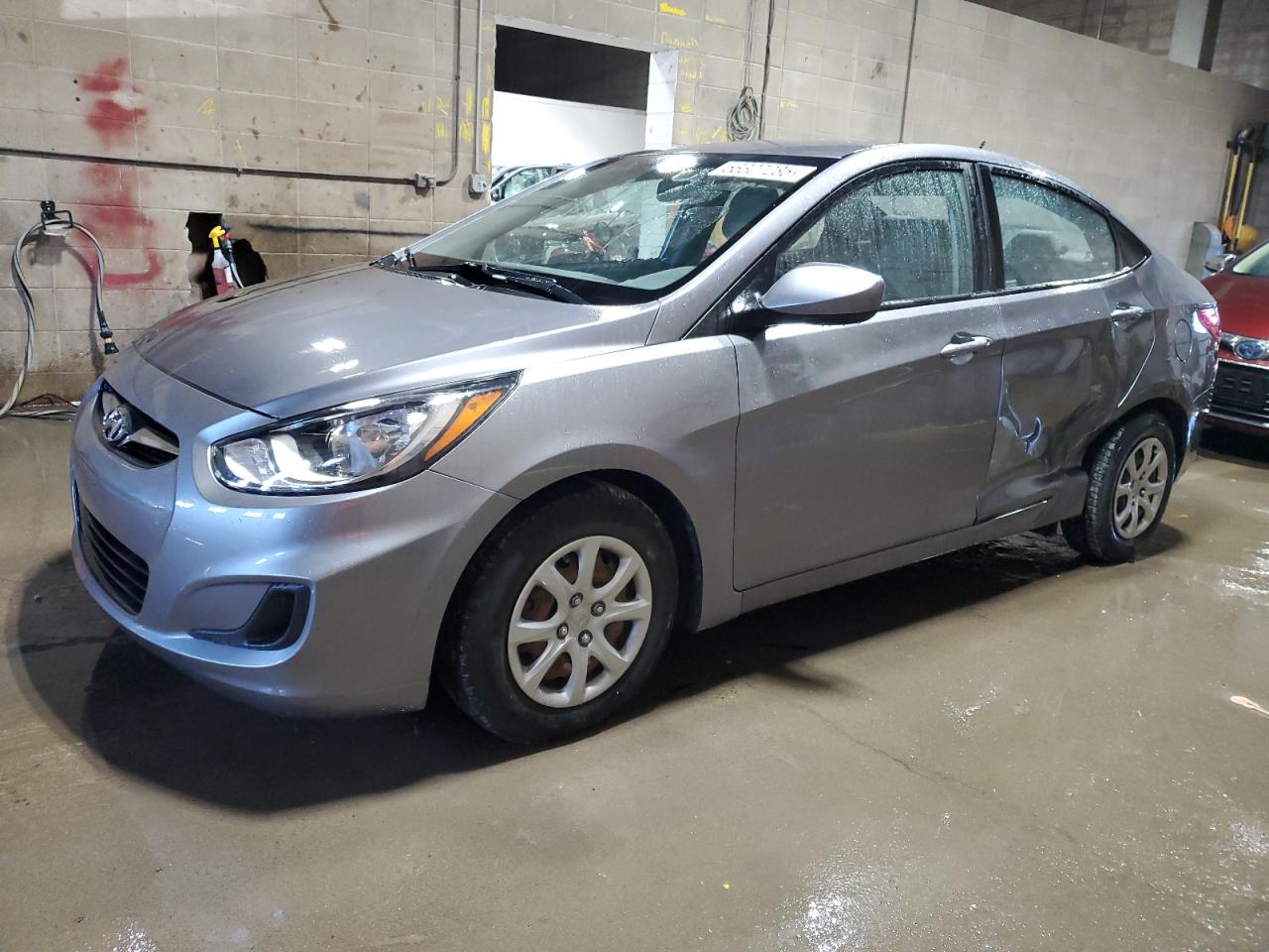 Blaine, MN에서 판매 중인 2014 Hyundai Accent Gls - Side