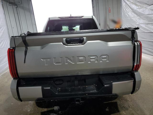  TOYOTA TUNDRA 2022 Srebrny