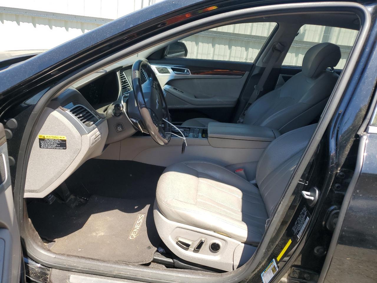 2015 Hyundai Genesis 3.8L VIN: KMHGN4JE5FU019397 Lot: 56640805