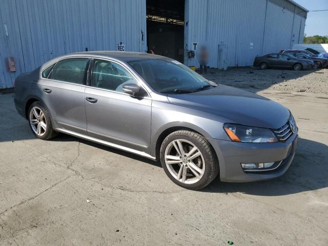 Sedans VOLKSWAGEN PASSAT 2013 Szary