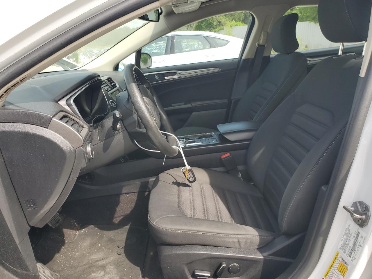 2019 Ford Fusion Se VIN: 3FA6P0LU2KR124915 Lot: 54034005