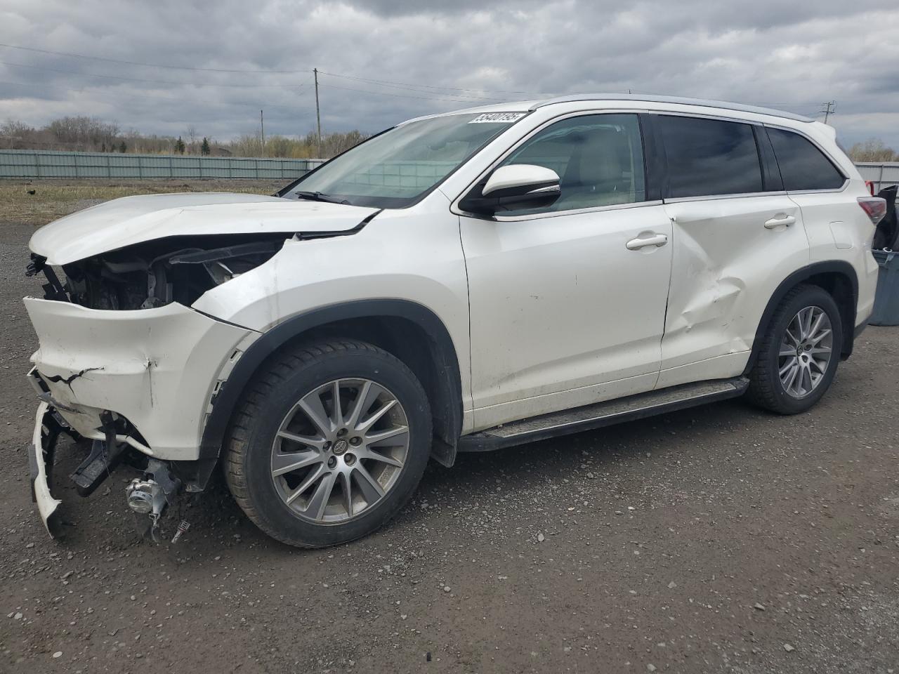 2016 Toyota Highlander Xle за продажба в Ottawa, ON - Front End