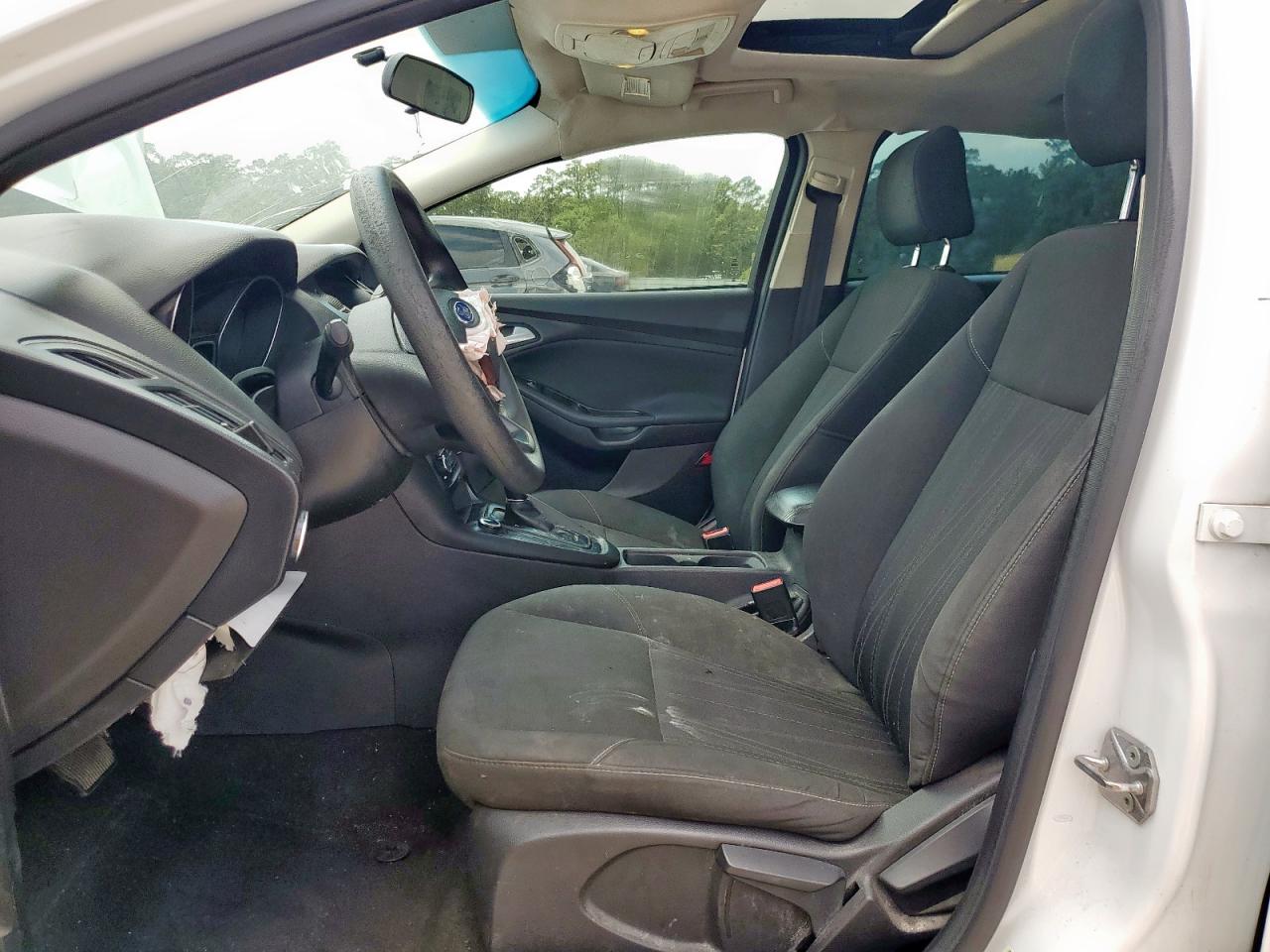2015 Ford Focus Se VIN: 1FADP3K22FL229550 Lot: 56984995