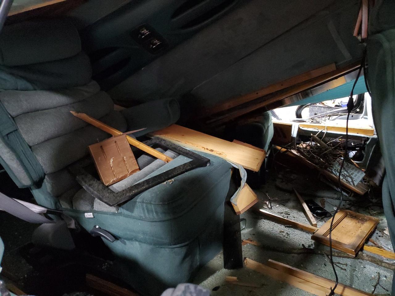 1998 Ford Econoline E150 Van VIN: 1FDRE14L2WHC06042 Lot: 55794955