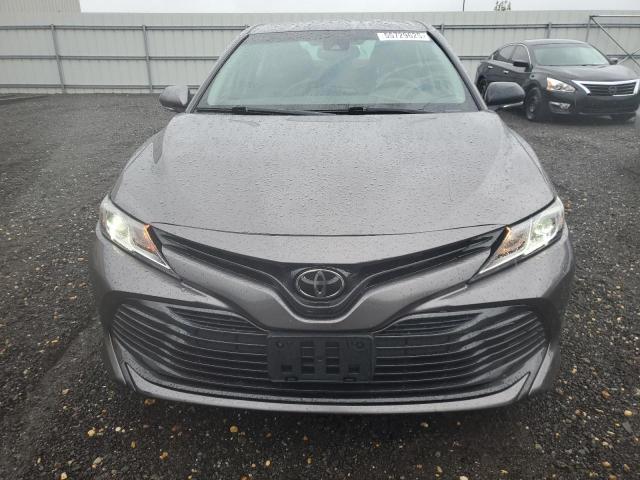  TOYOTA CAMRY 2018 Серый