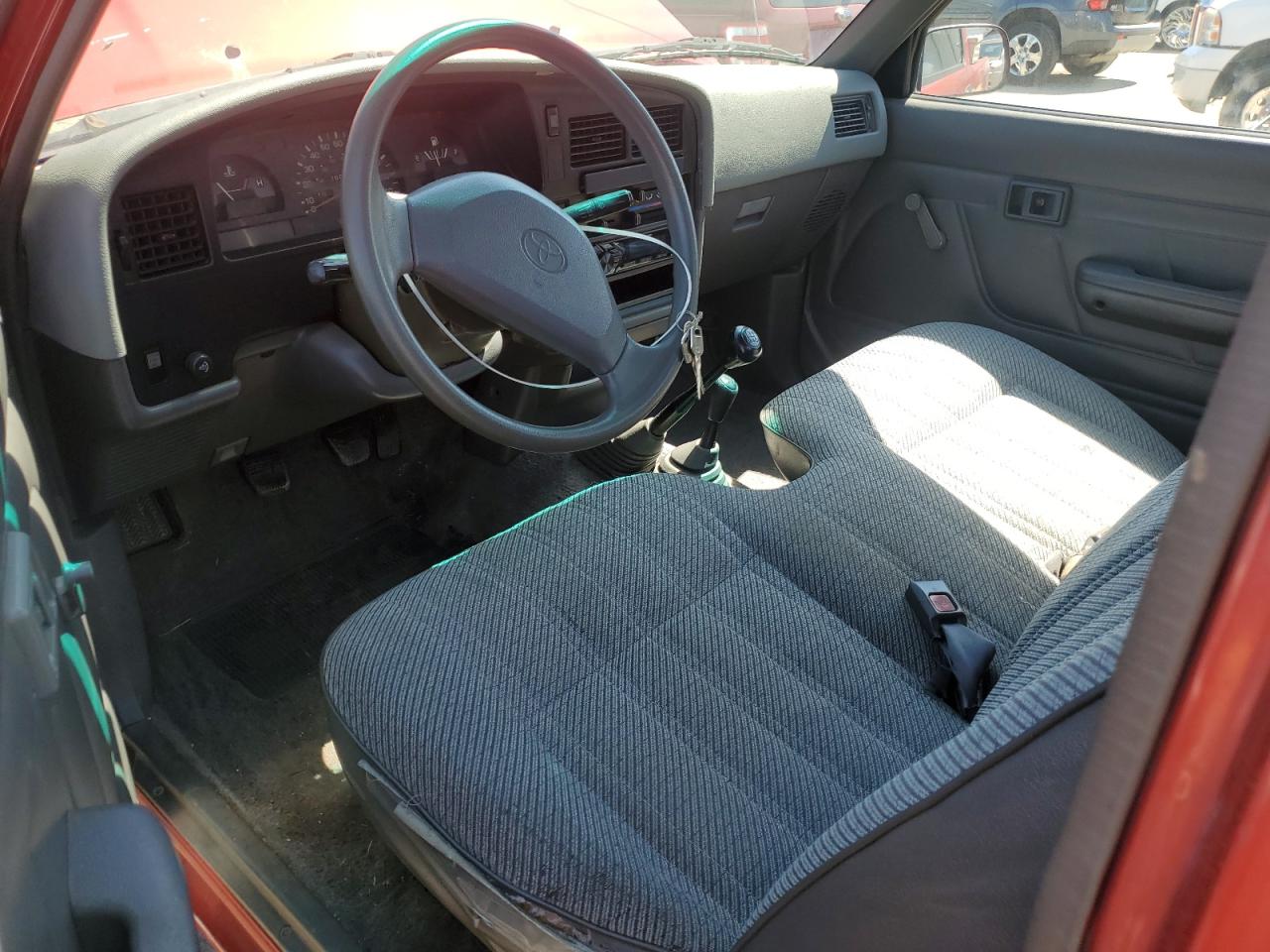 1995 Toyota Pickup 1/2 Ton Short Wheelbase Dx VIN: 4TARN01P7SZ325260 Lot: 56462295